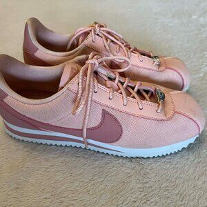 Nike Cortez 72 Textile Sneakers Youth Shoes size 6Y